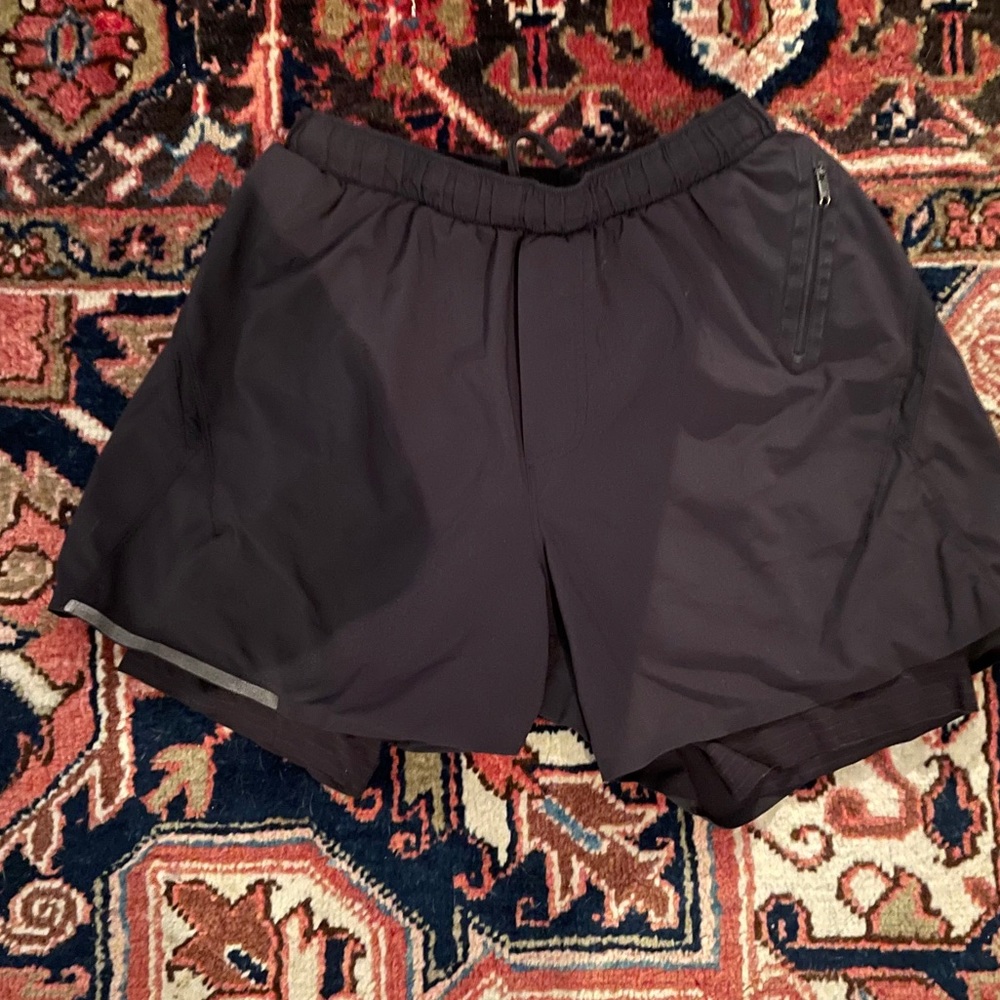 Lululemon Surge Shorts sz M